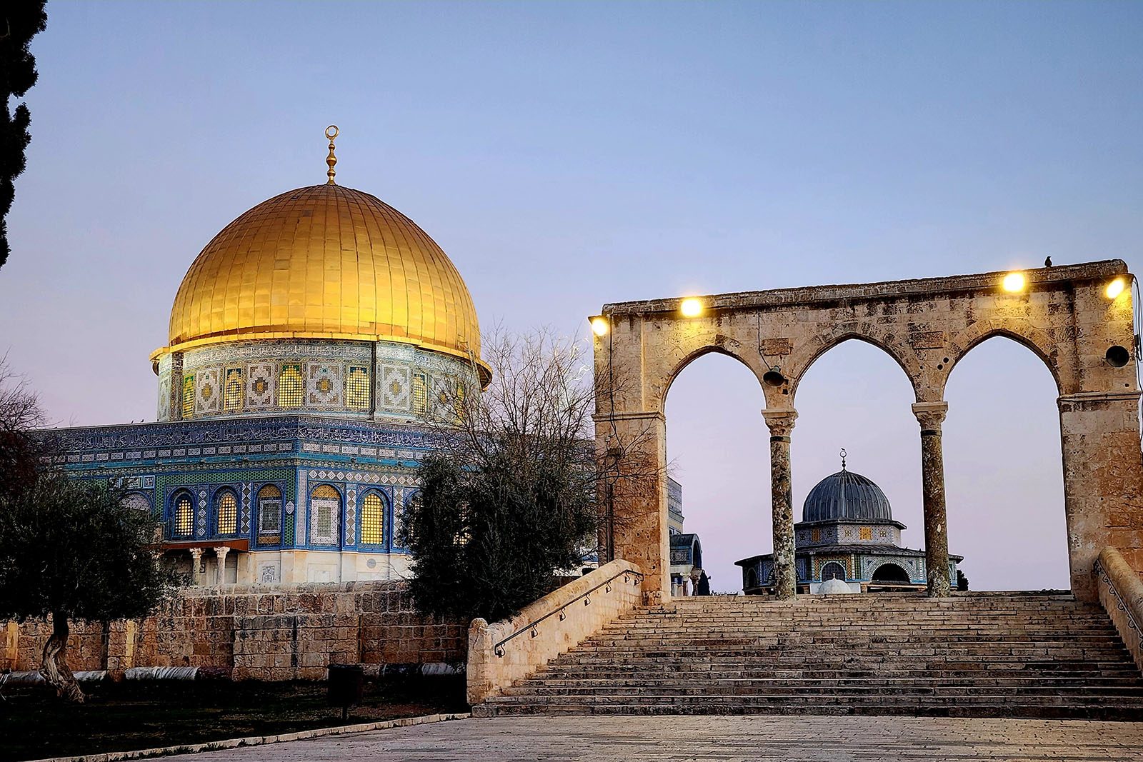 Combining Umrah or Hajj with a Visit to Al-Aqsa