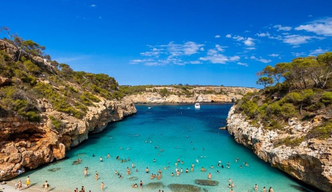 Polish Airline Starts Flights to One of the Most Popular Destinations in the Mediterranean